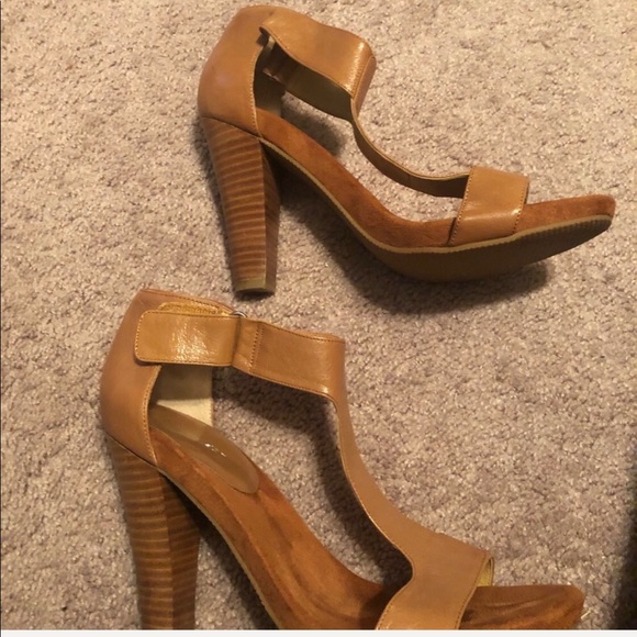 Open toe Heels - Picture 1 of 4